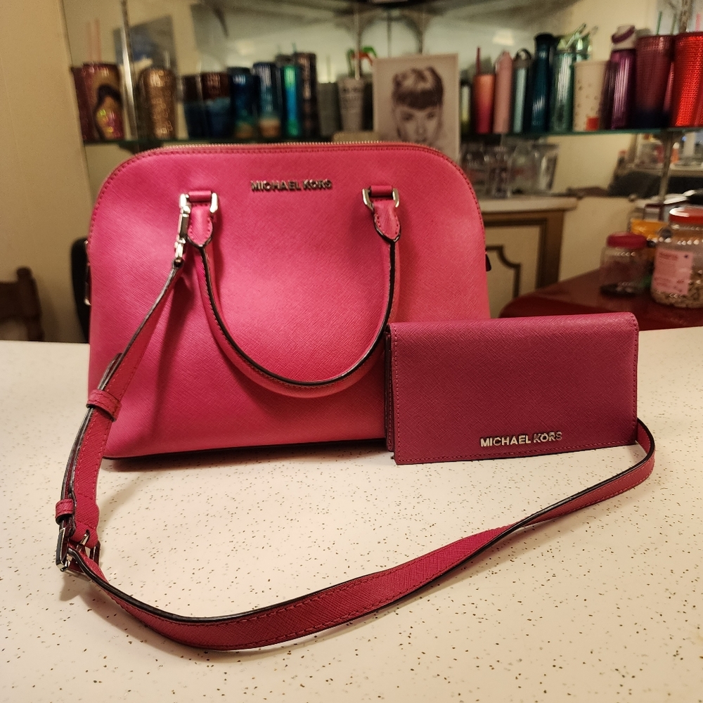 ****sold****Michael Kors Cindy dome satchel with matching wallet, fuschia